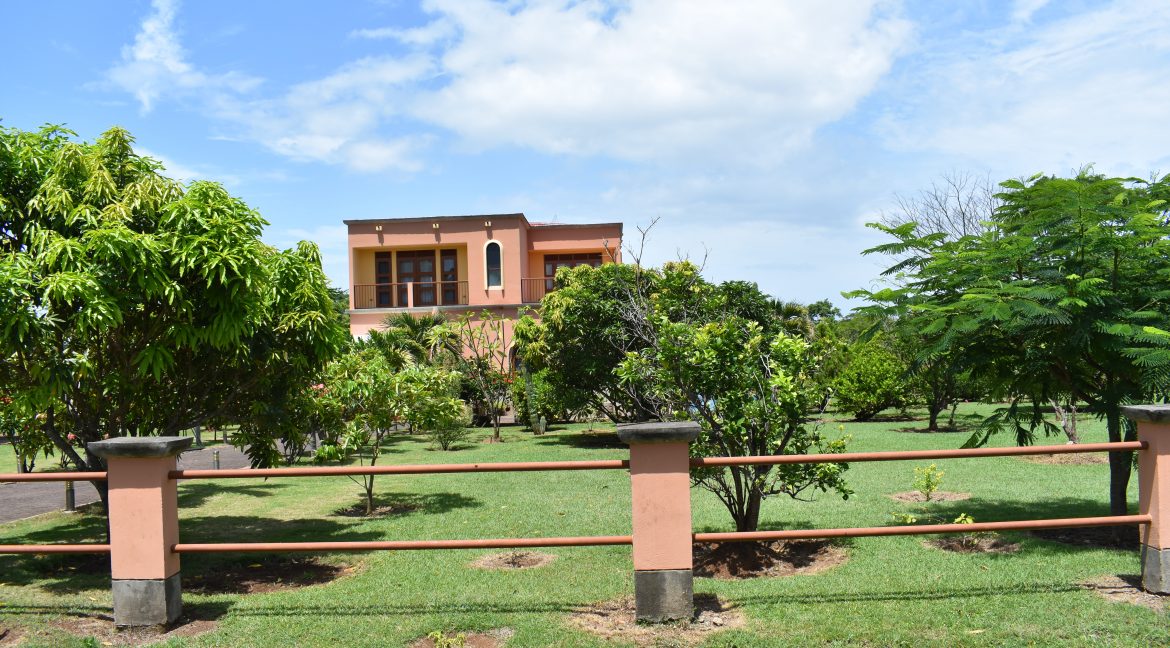 Nicaragua+Real+estate+Granada+Vista+lagos+Casa+Colorado (3)