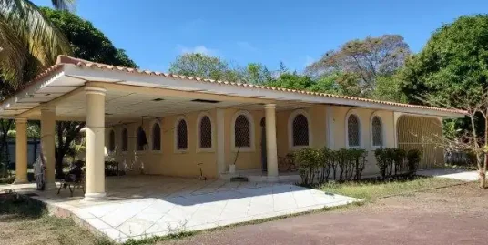 MAKE AN OFFER on Motel, restaurant and living quarters  in Díria
