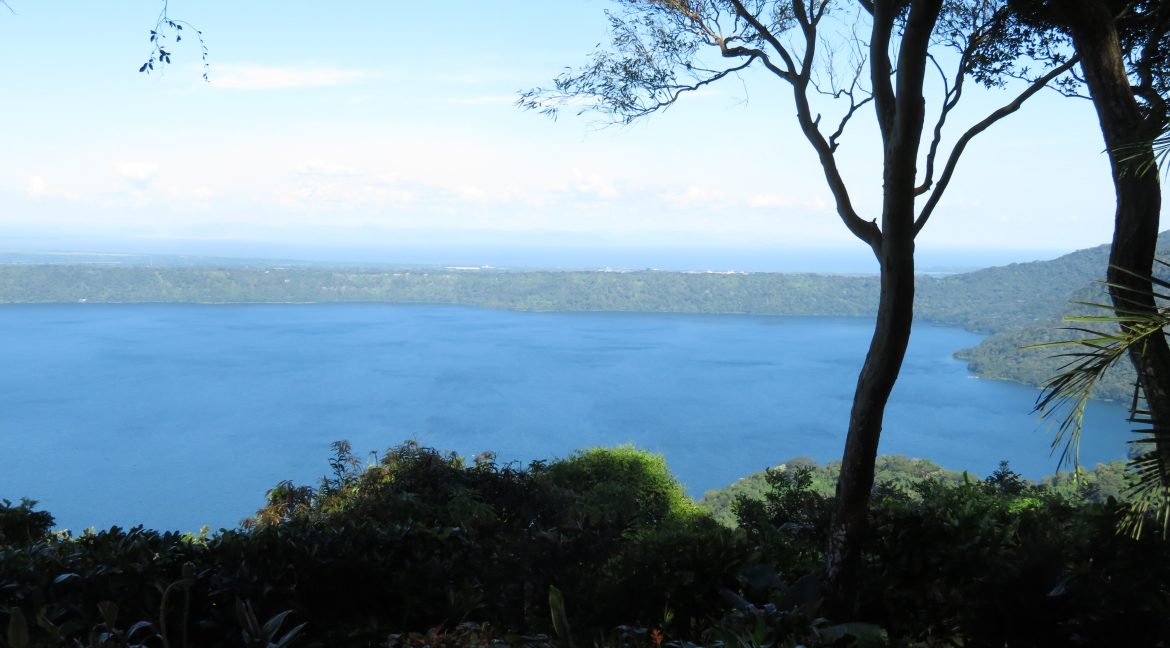 Nicaragua-bienes-raices-laguna-aopoyo
