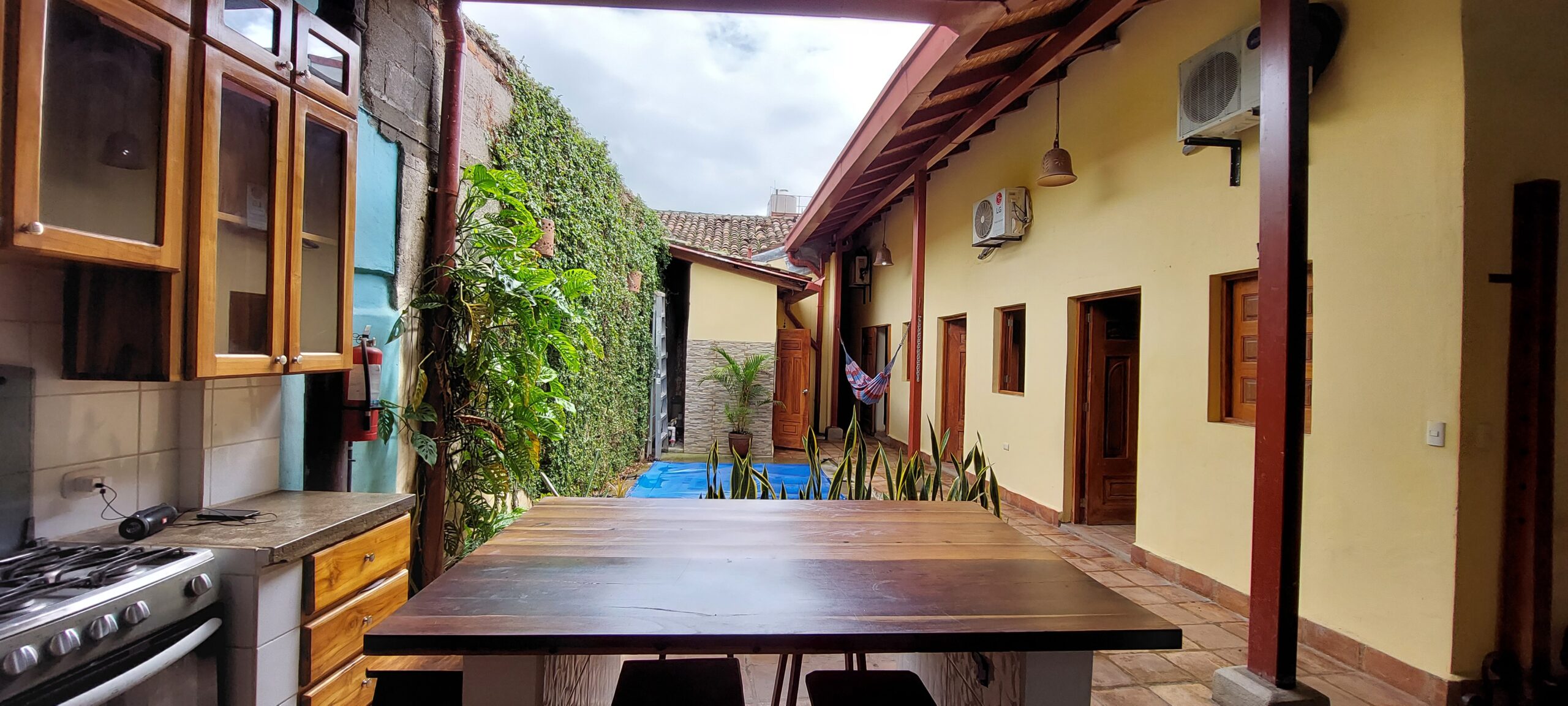 Budget Friendly Colonial home in Granada