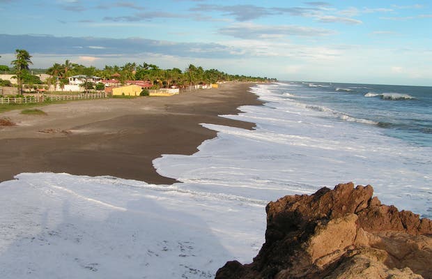 Walking Tour in Poneloya Beach