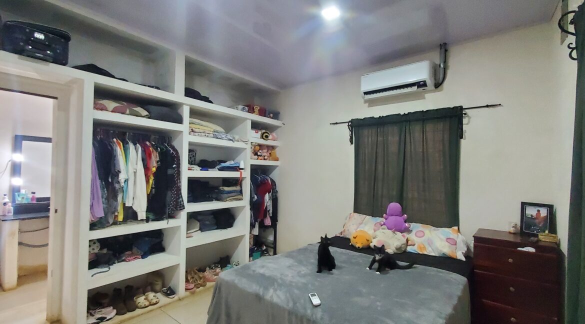 budget-friendly-home-in-leon (61)