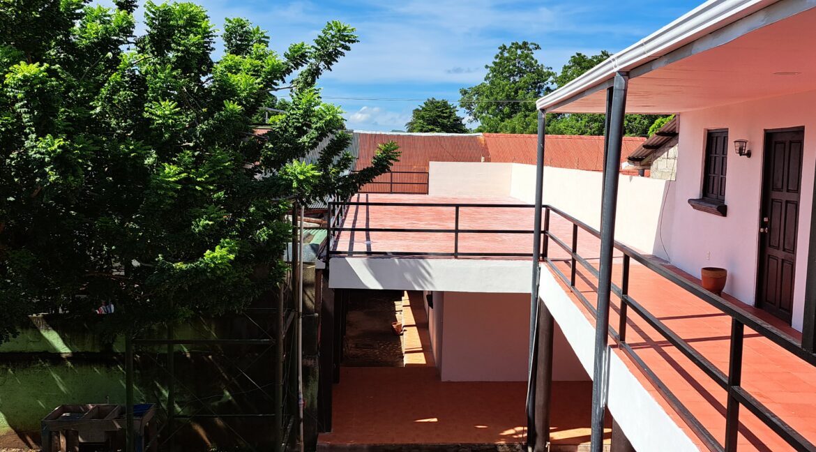 2 Story Hostel with 14 Apartments in Leon (18)