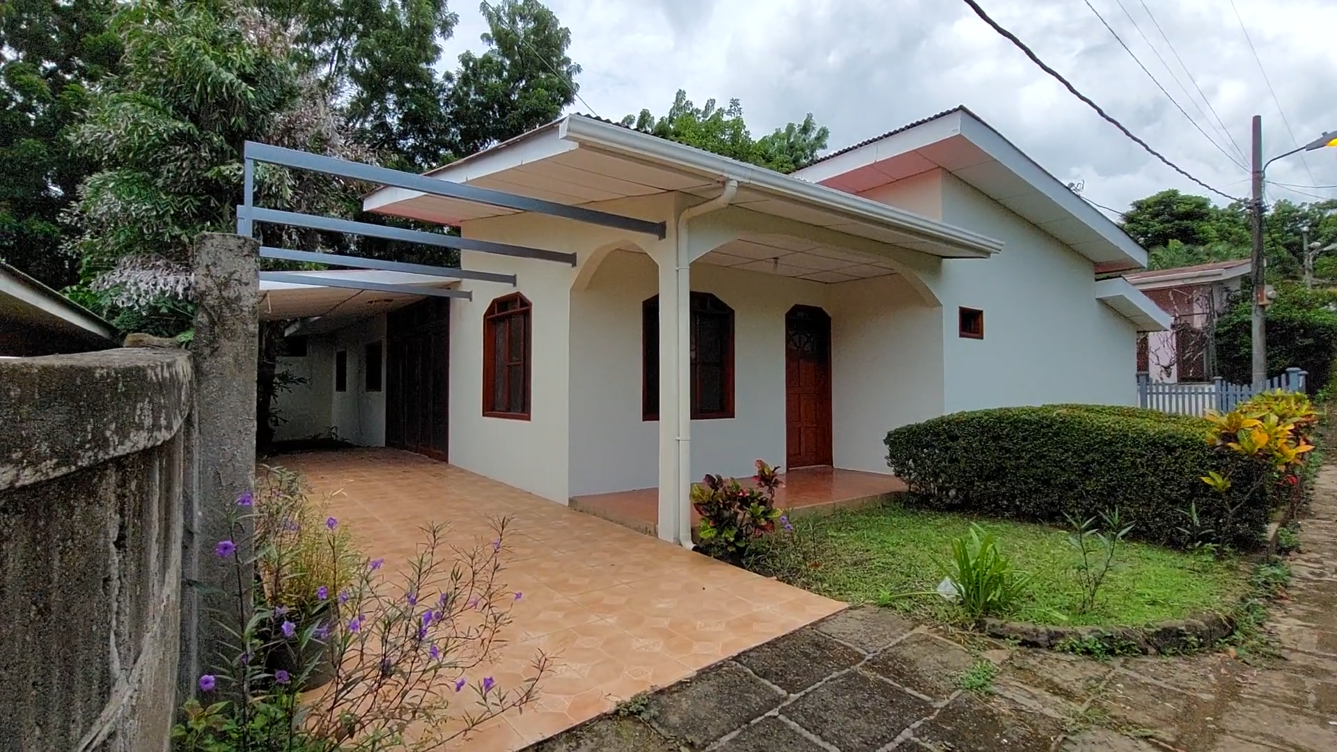 Home in Private Neighborhood in Managua