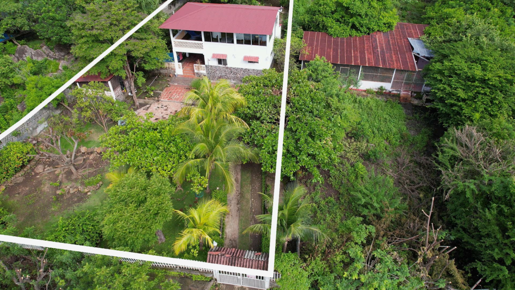 2 Story Home near Poneloya Beach