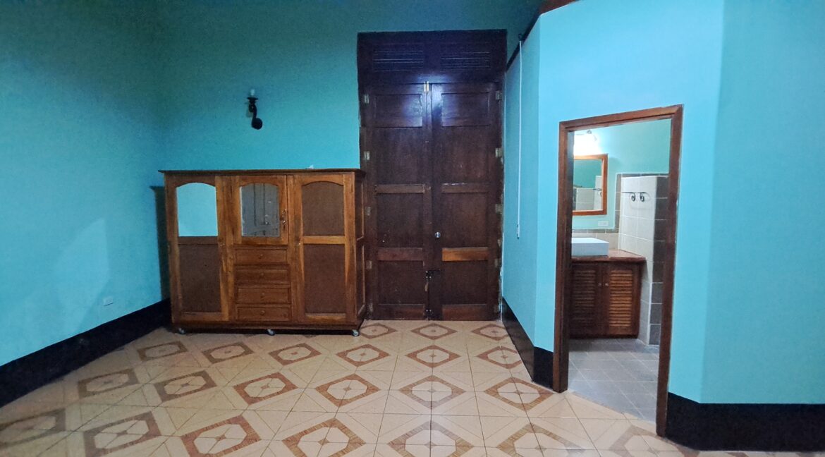 corner-colonial-home-for-sale-granada-nicaragua-13
