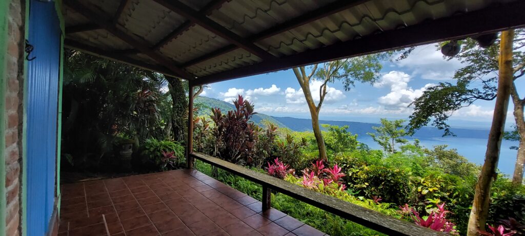 Property on 1.5 ACRES in Laguna de Apoyo