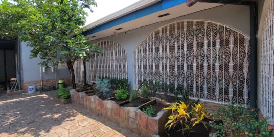 AMAZING 6 BEDROOM WITH INDOOR PATIO IN TIPITAPA