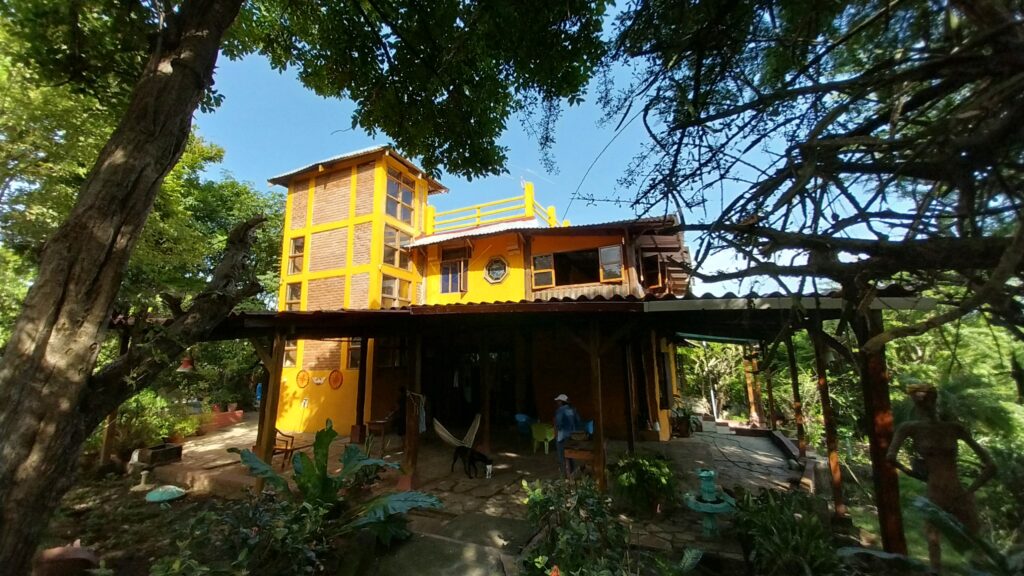 Amazing 3 story home in Poneloya