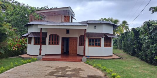 FULLY RENOVATED HOME ON 1 ACRE IN NIQUINOHOMO