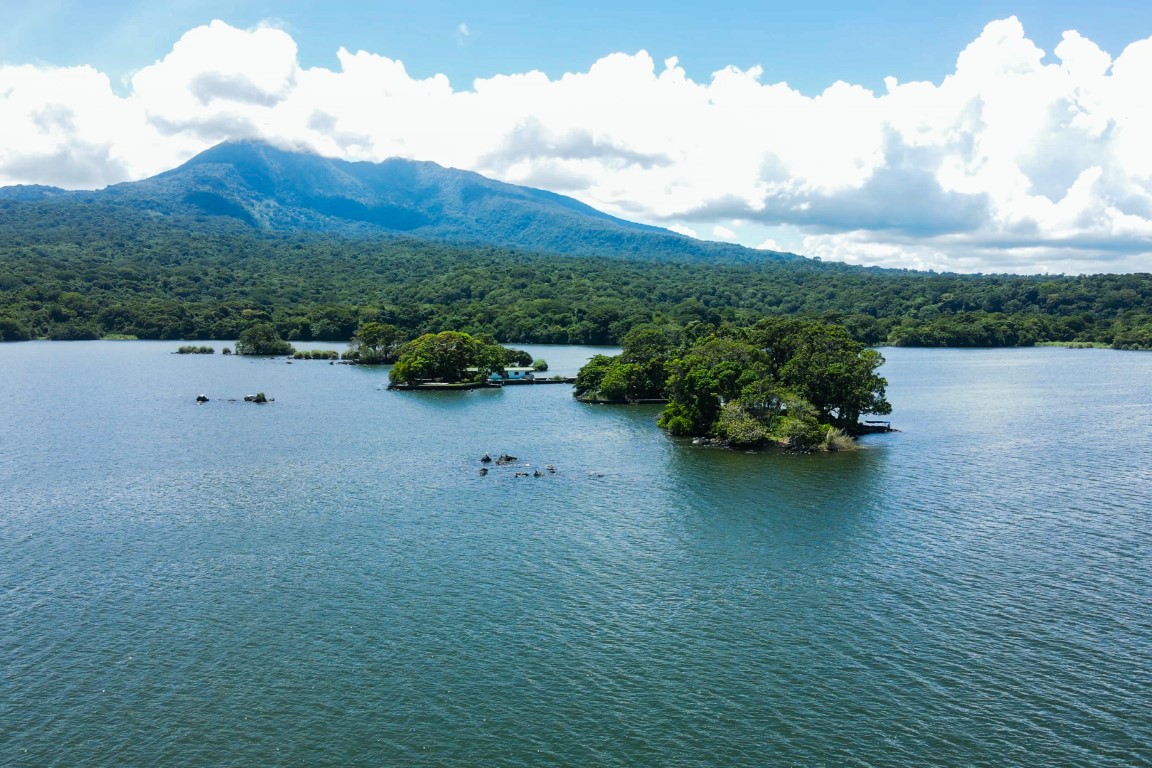 STUNNING ISLETA EL COYOL LAKE NICARAGUA