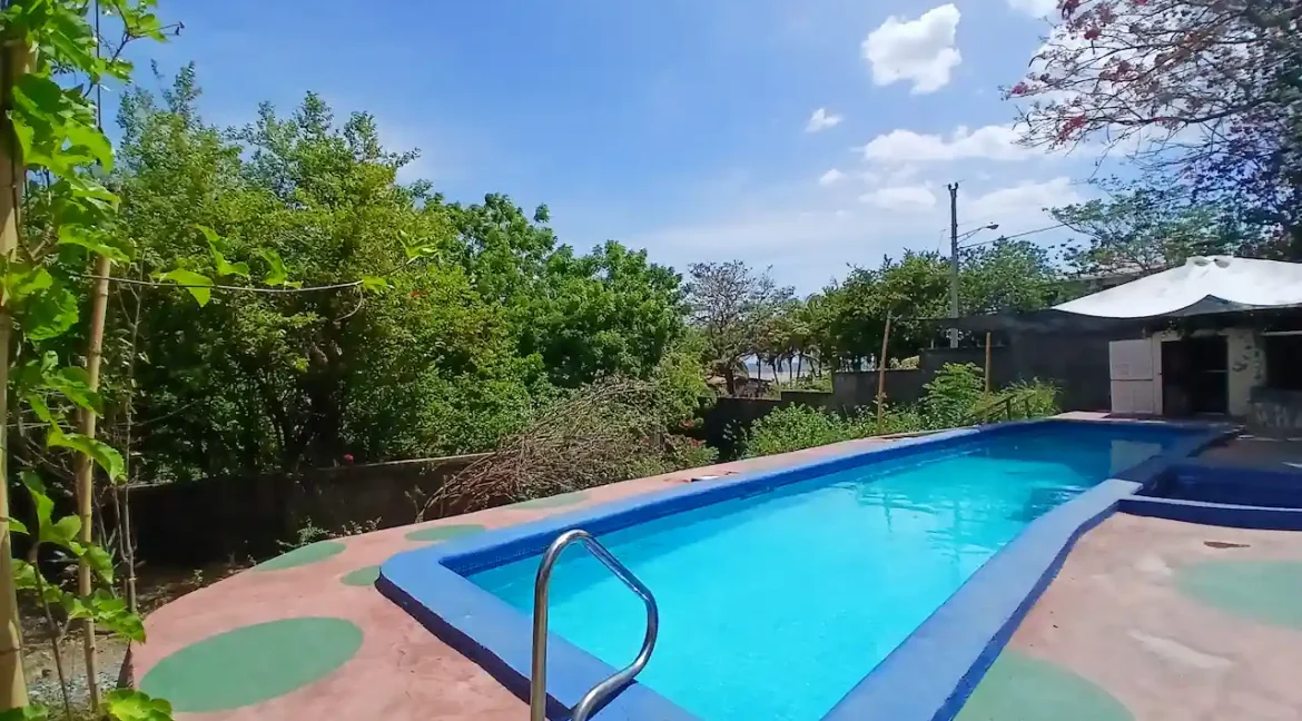 AMAZING 3 STORY OCEANVIEW HOME IN PONELOYA (2)