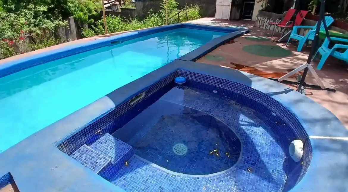 AMAZING 3 STORY OCEANVIEW HOME IN PONELOYA (29)