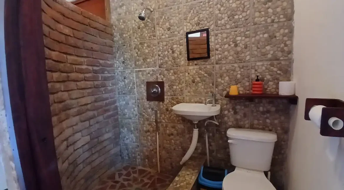 AMAZING 3 STORY OCEANVIEW HOME IN PONELOYA (38)
