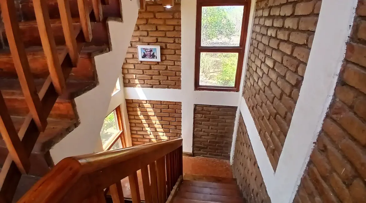 AMAZING 3 STORY OCEANVIEW HOME IN PONELOYA (40)