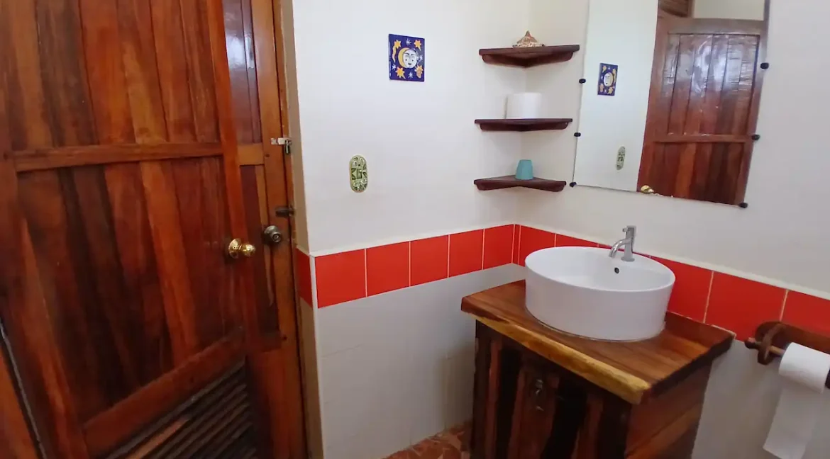 AMAZING 3 STORY OCEANVIEW HOME IN PONELOYA (56)