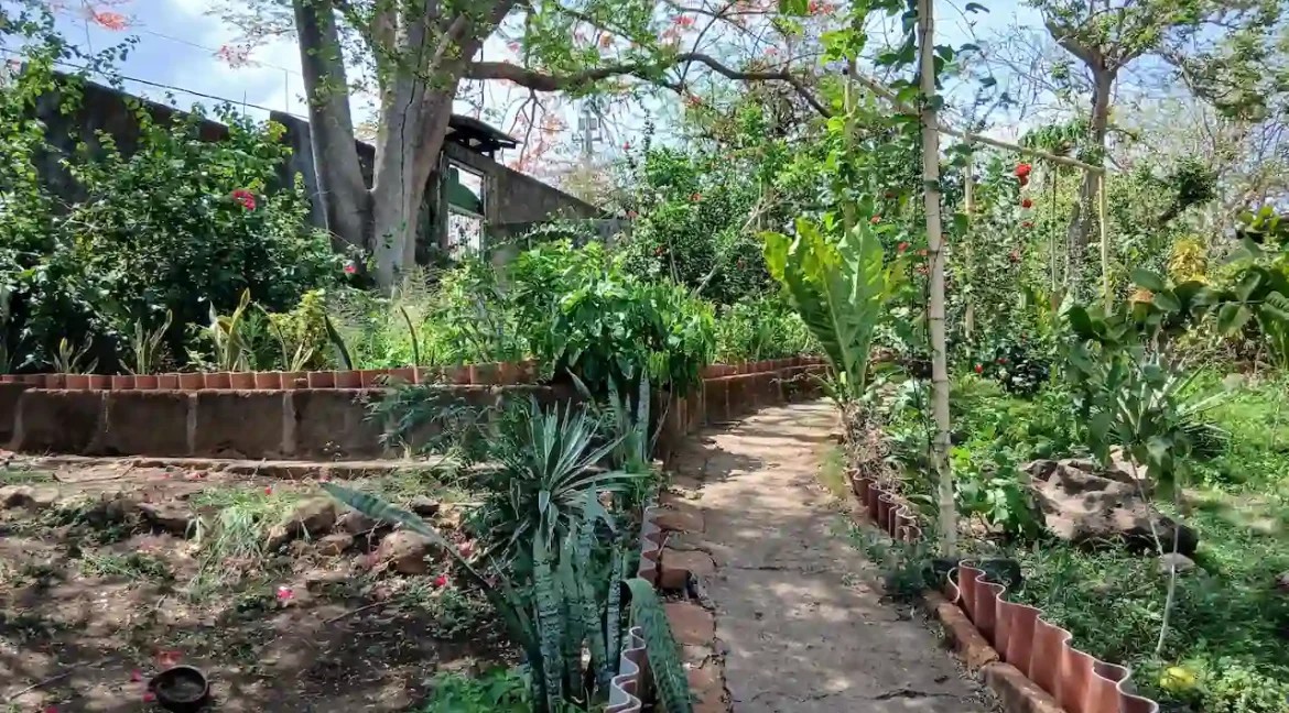 AMAZING 3 STORY OCEANVIEW HOME IN PONELOYA (78)
