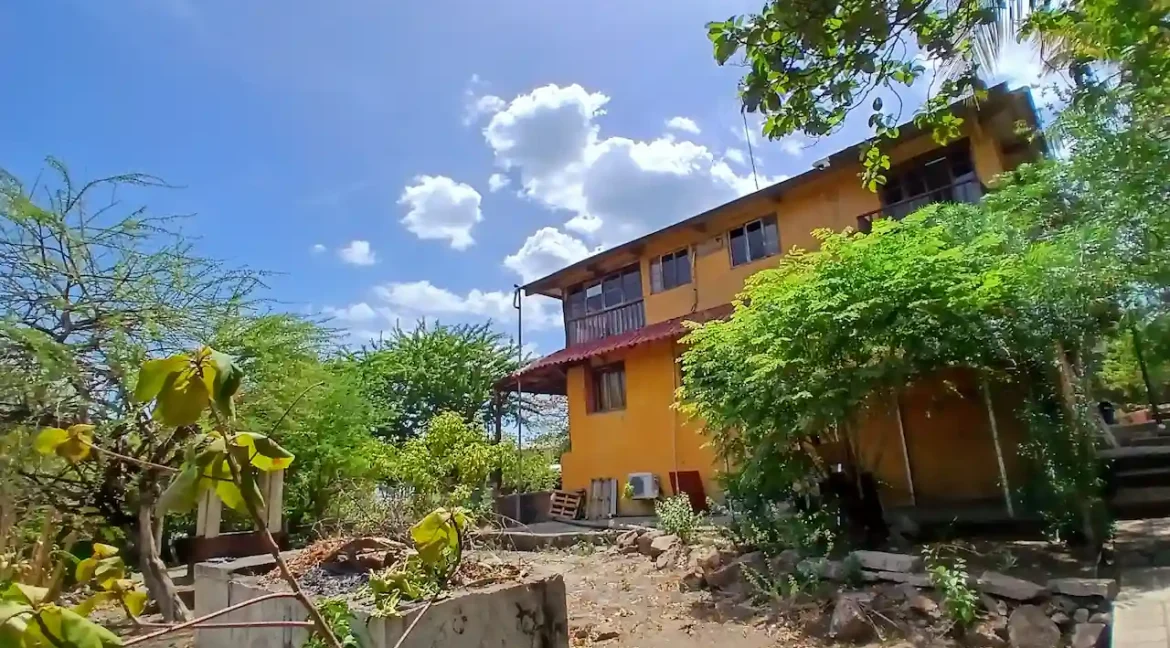 AMAZING 3 STORY OCEANVIEW HOME IN PONELOYA (79)