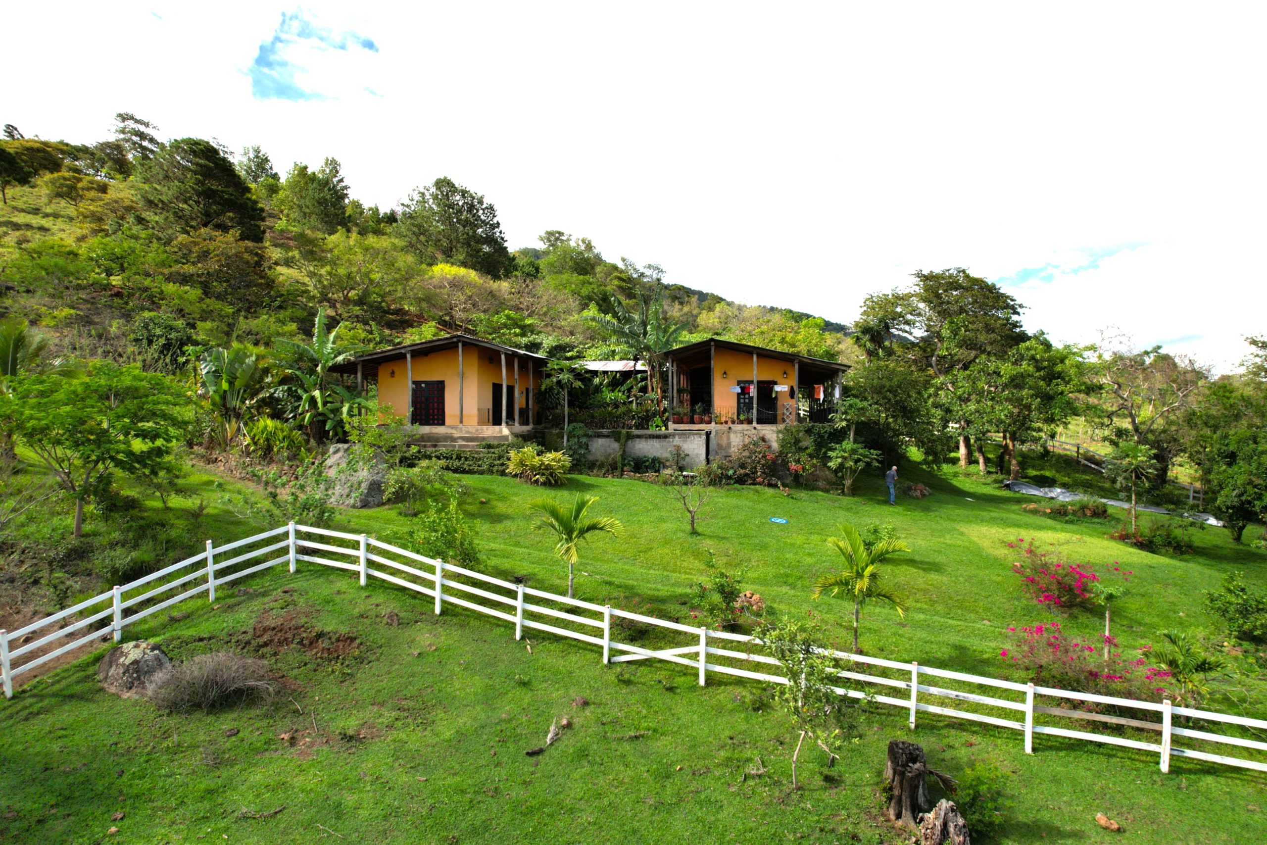 Matagalpa Mountain Home on 63 Mz Fruit/Cattle Farm