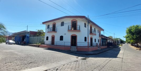 REMODELLED 8-PLEX RENTAL BUILDING IN GRANADA