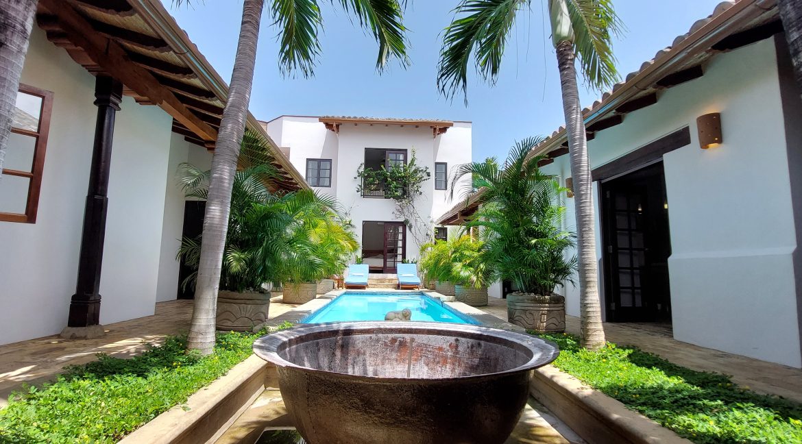 COLONIAL MANSION FOR SALE IN GRANADA NICARAGUA