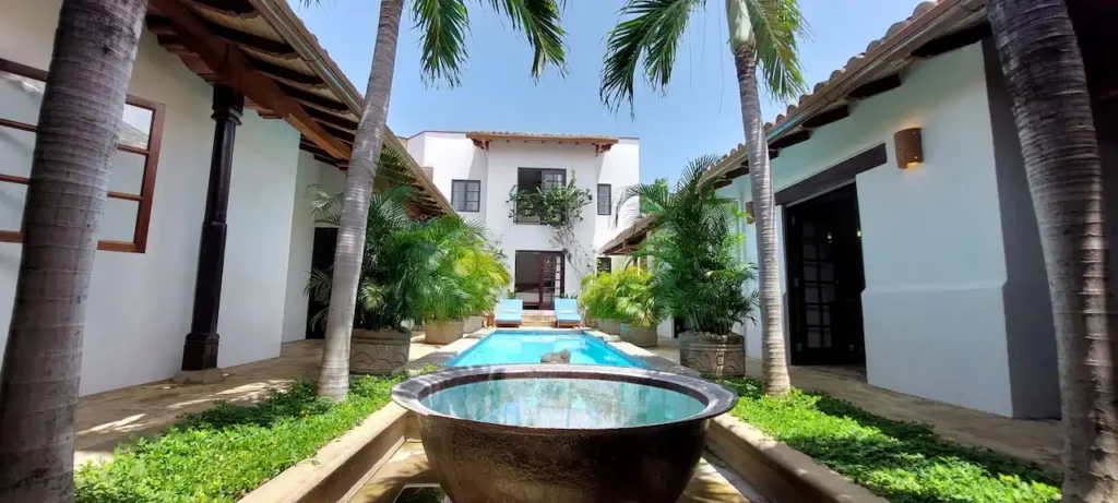 Turnkey Colonial Mansion plus apartment in Granada, Niaragua.