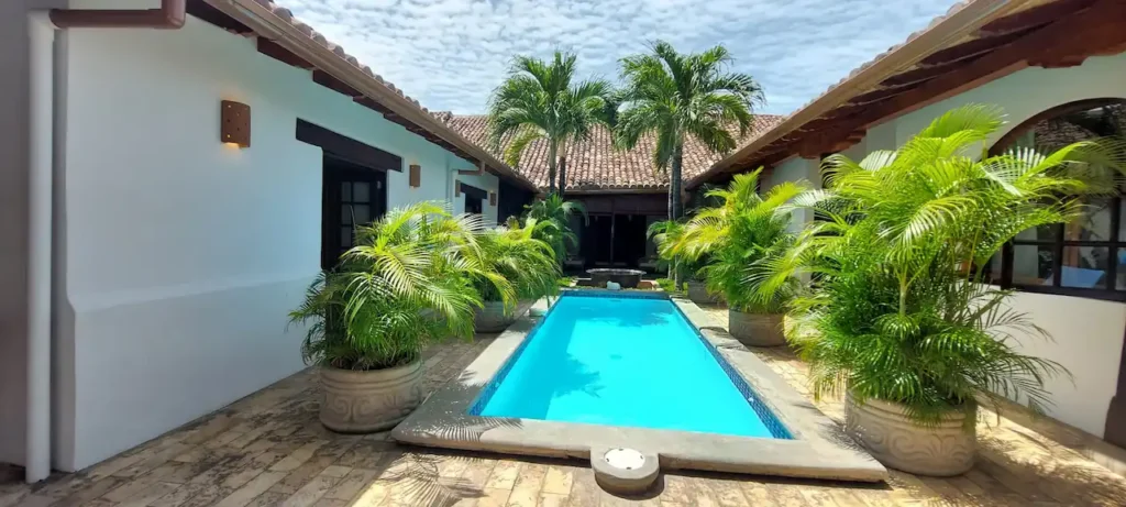 Turnkey Colonial Mansion plus apartment in Granada, Niaragua.
