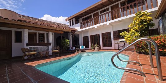 LOVELY 5 BED+ COLONIAL HOME WITH POOL