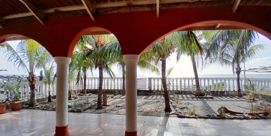 BEACH HOME WITH 3 BEDS ON TRANSITO BEACH