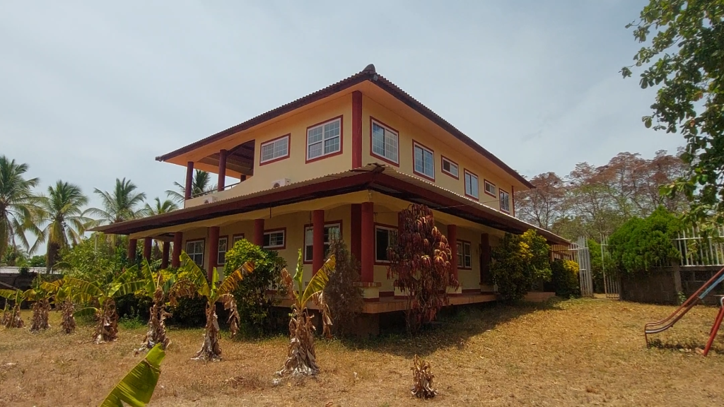 Home with 4+ BR