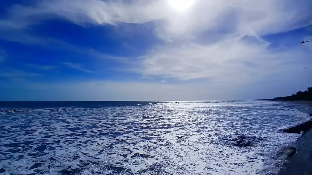 BEACHFRONT PROPERTY FOR VACATION OR AIRBNB