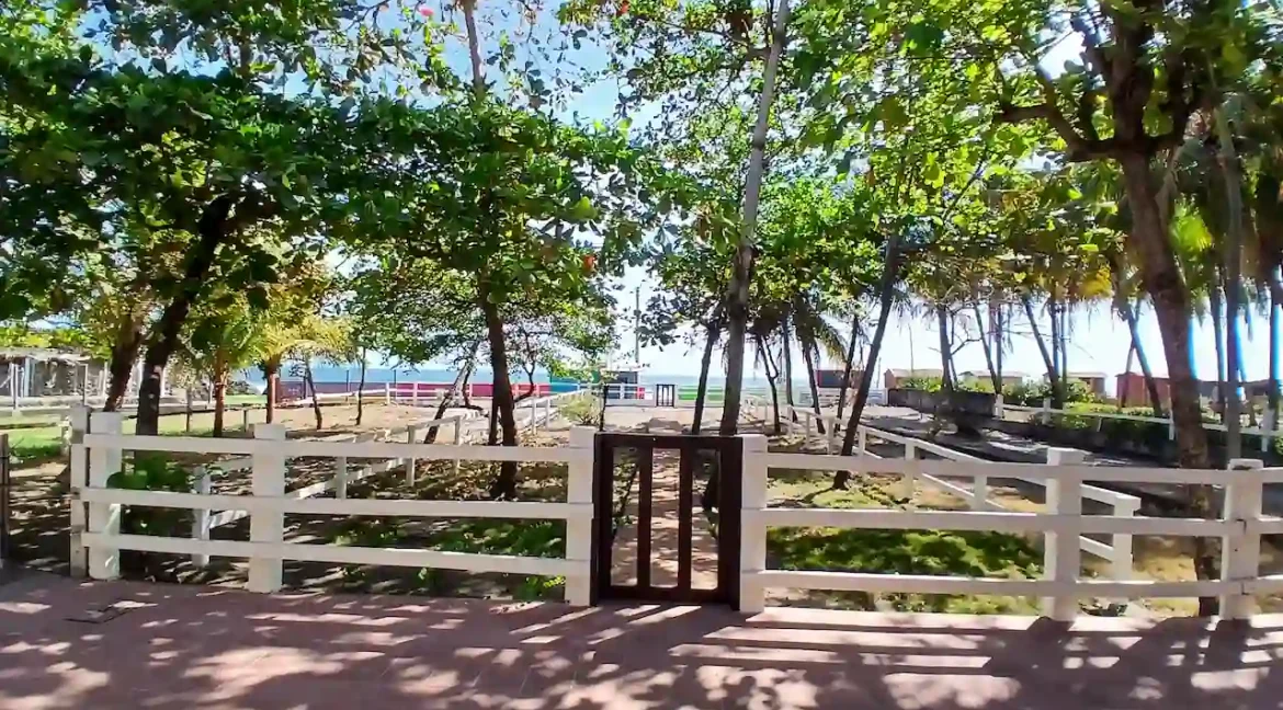 BEACHFRONT PROPERTY FOR SALE IN PONELOYA LEON NICARAGUA (2)