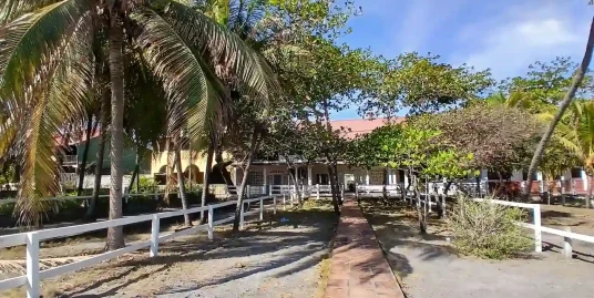 Renovated Beachfront Property for Vacation or Airbnb in Poneloya