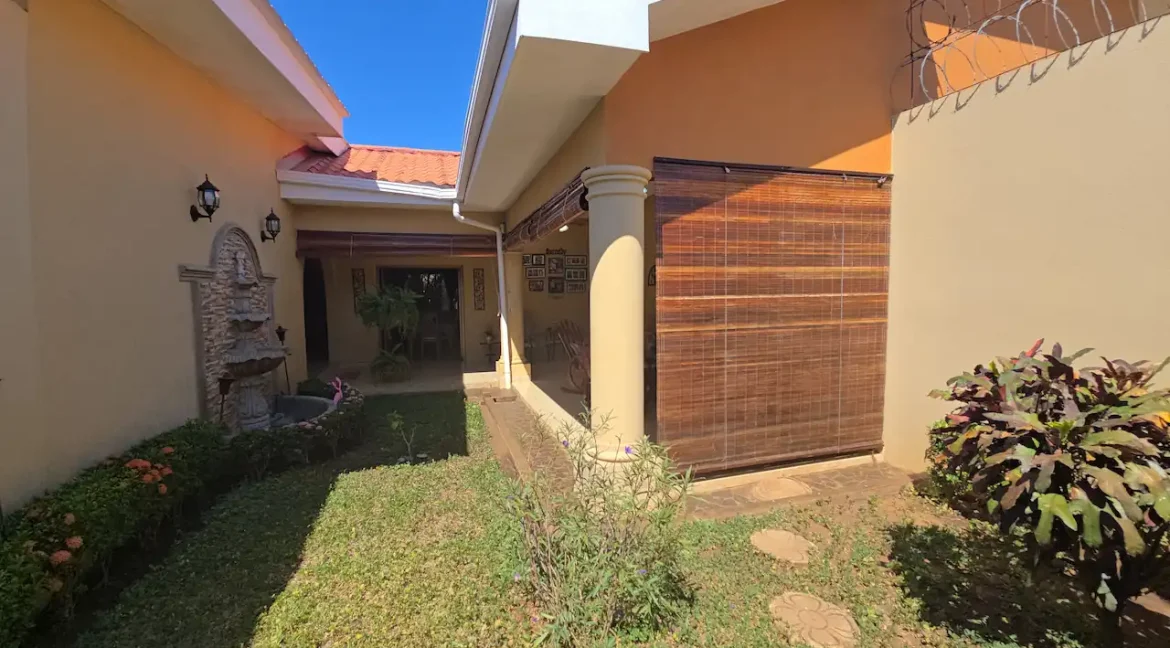 COUNTRY HOUSE FOR SALE GRANADA NICARAGUA (35)