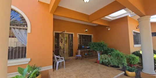 CHARMING 3-Bed Country House with AMPLE LAND in Granada