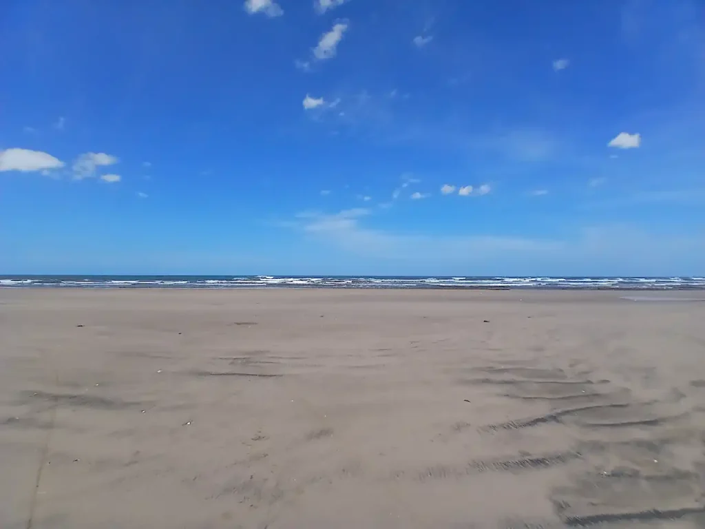STUNNING HOME 300 METERS FROM MASACHAPA BEACH