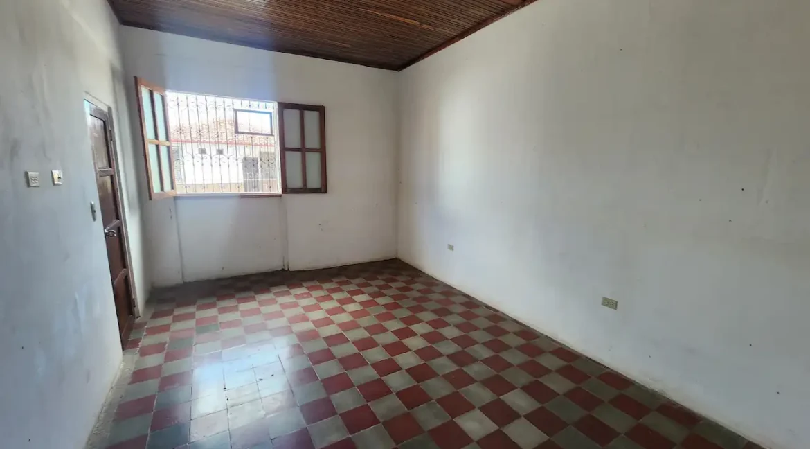corner-colonial-house-foyer-granada-nicaragua