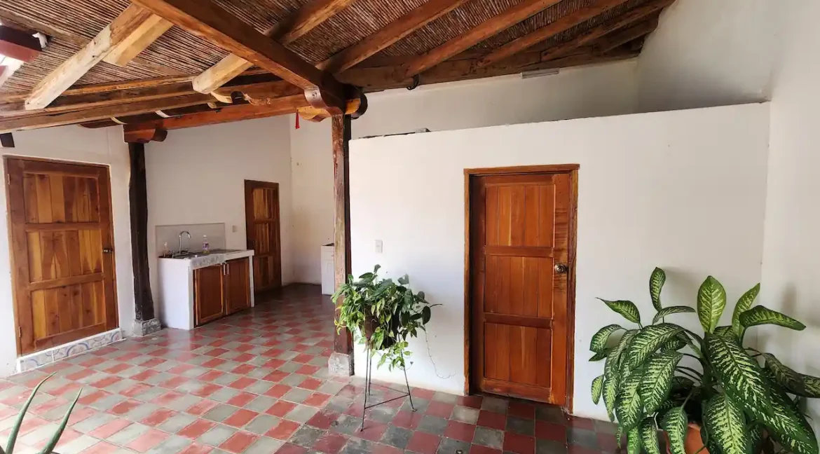 corner-colonial-house-kitchen-area-granada-nicaragua