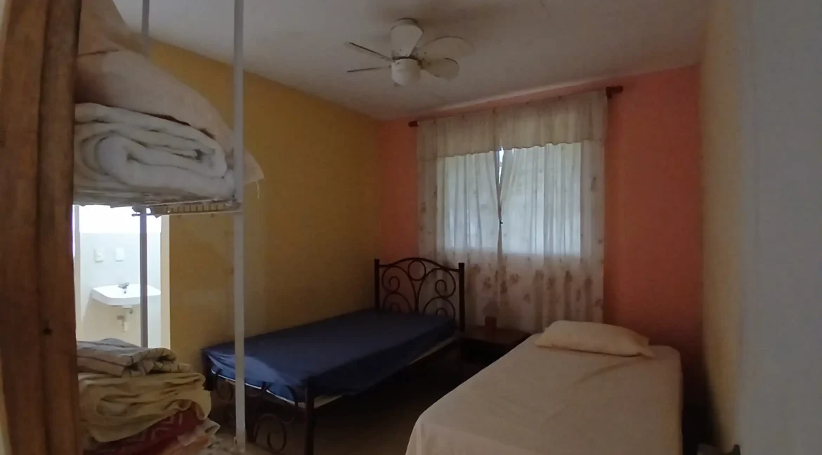 3-bedroom-house-granada-for-sale-real-estate-nicaragua (10)