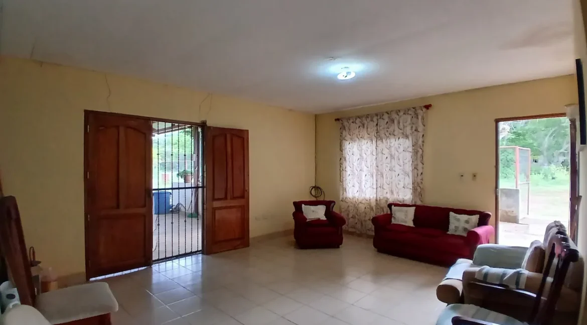 3-bedroom-house-granada-for-sale-real-estate-nicaragua (14)