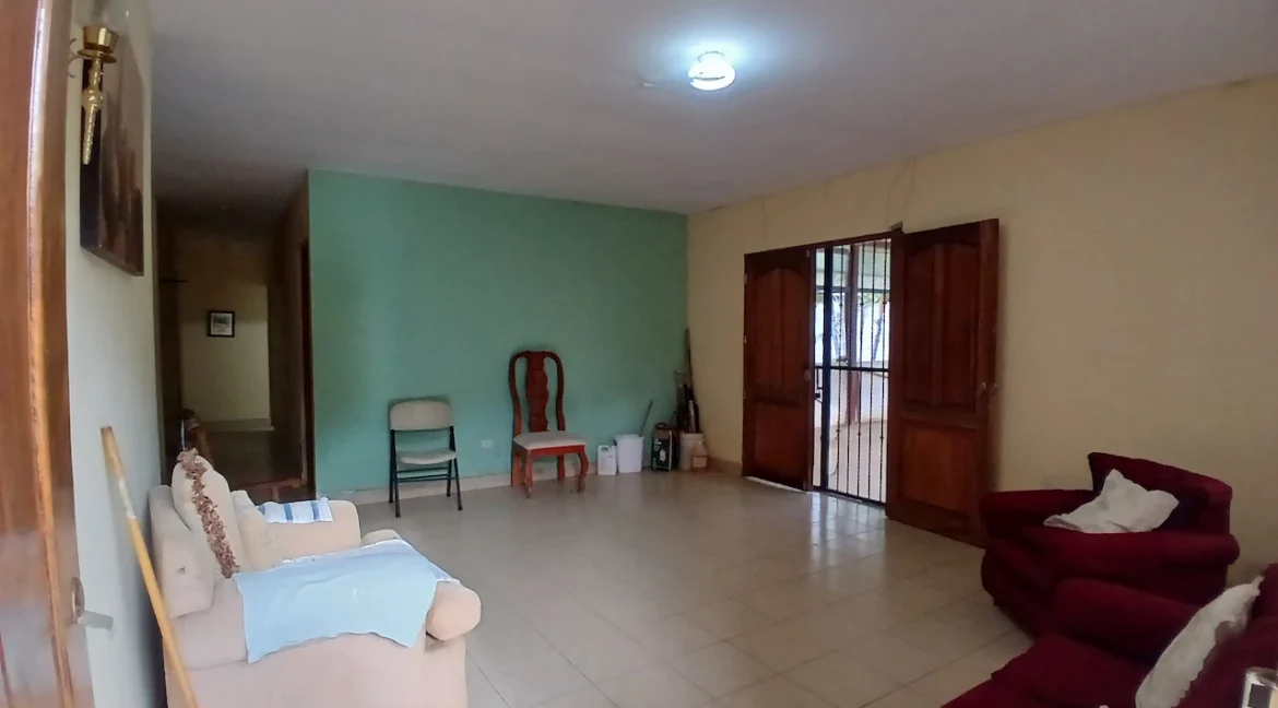 3-bedroom-house-granada-for-sale-real-estate-nicaragua (15)