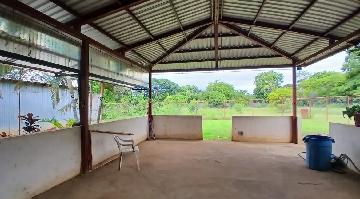 3-bedroom-house-granada-for-sale-real-estate-nicaragua (2)