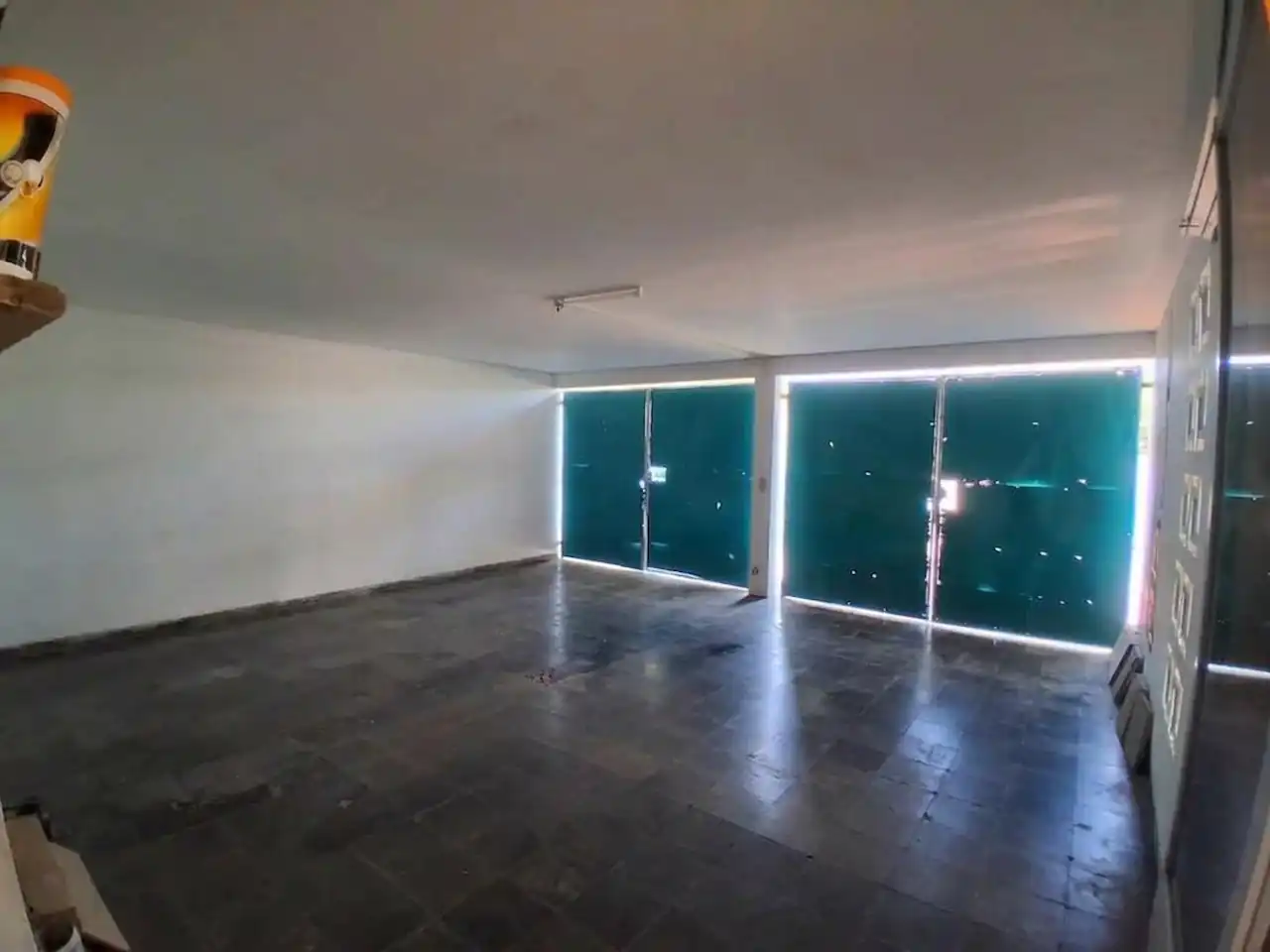 Double garage feature