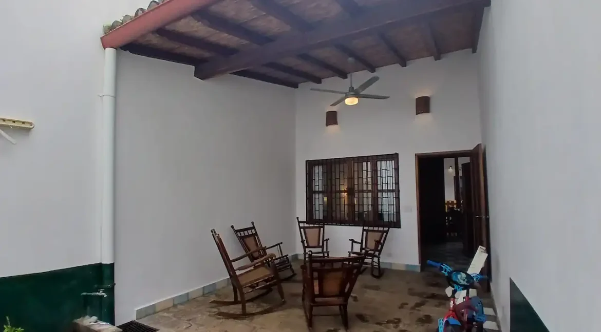 2-bedroom-colonial-home-for-sale-granada-nicaragua (16)
