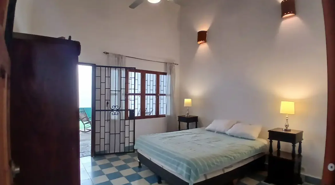 2-bedroom-colonial-home-for-sale-granada-nicaragua (18)