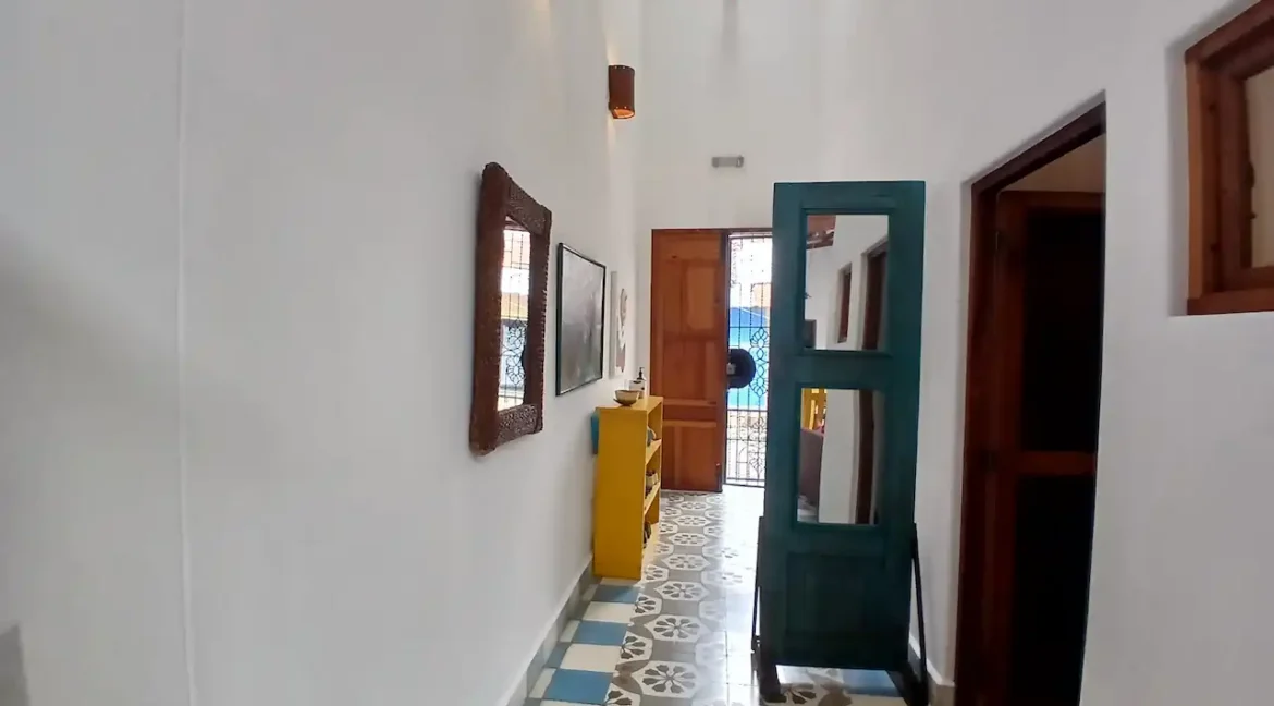 2-bedroom-colonial-home-for-sale-granada-nicaragua (19)