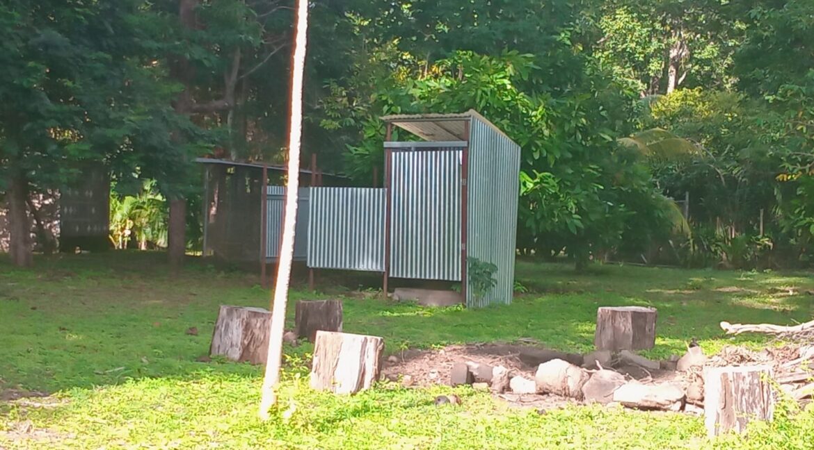 39. outdoor bathroom 2