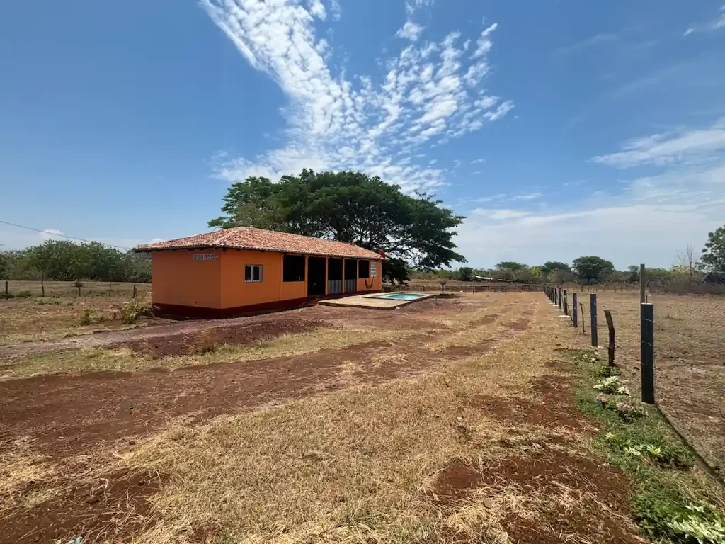 BRAND-NEW Country House