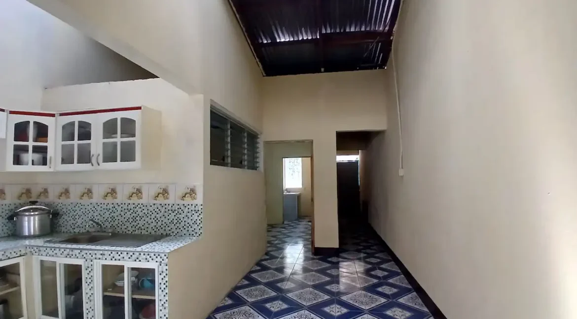 large-home-for-sale-granada-nicaragua (13)