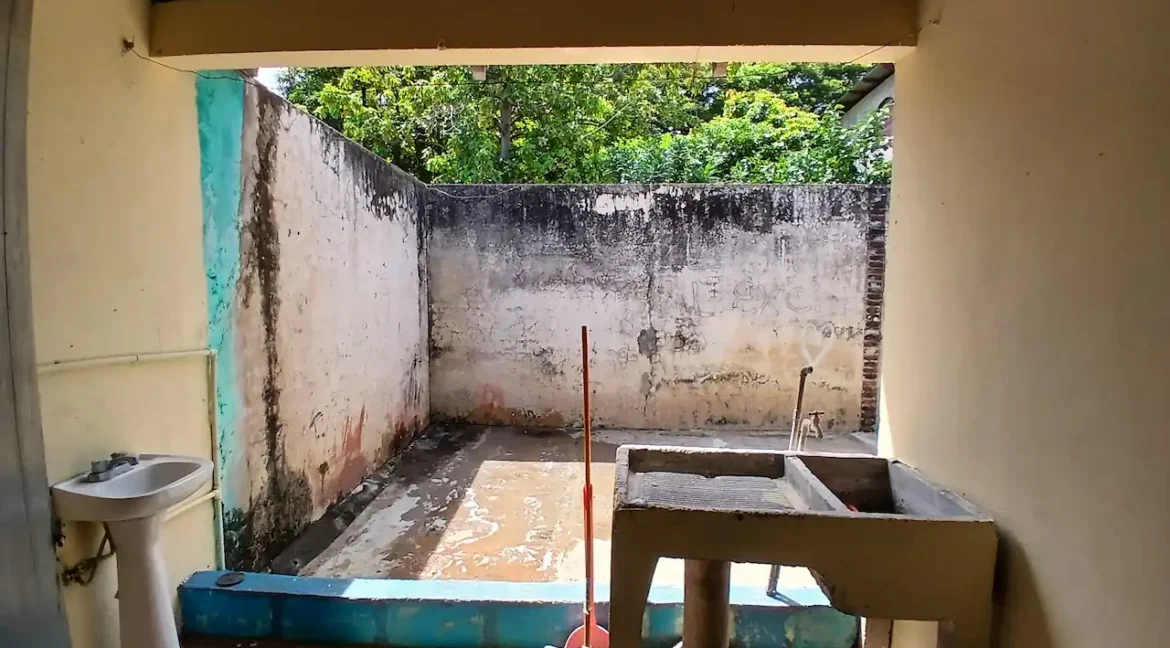 large-home-for-sale-granada-nicaragua (4)